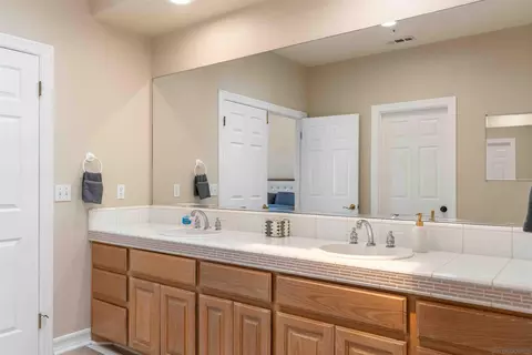 Bath - 2369 Vern Dr, Fallbrook, CA 92028 photo 2 of 3