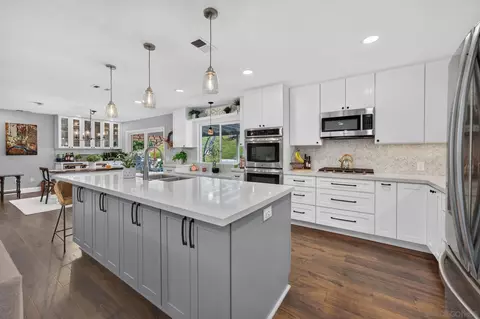 Kitchen - 2520 Windmill Vw, El Cajon, CA 92020 photo 8 of 9