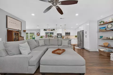 Living - 2520 Windmill Vw, El Cajon, CA 92020 photo 3 of 4
