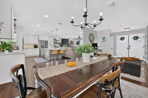 Dining - 2520 Windmill Vw, El Cajon, CA 92020 photo 2 of 4