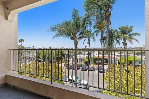 4545 Arizona St #205, San Diego, CA 92116