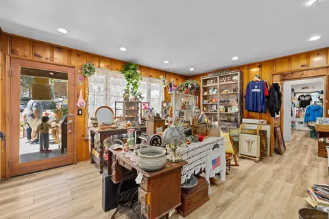 Entry Way - 2560-66 Alpine Blvd, Alpine, CA 91901 photo 1 of 1