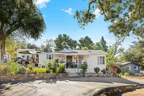 Exterior - 2560-66 Alpine Blvd, Alpine, CA 91901 photo 11 of 16