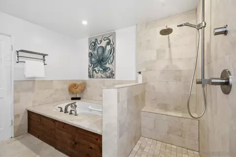Bath - 315 B Ave, Coronado, CA 92118 photo 2 of 3