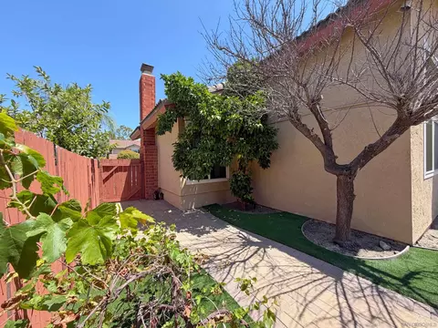 Exterior - 10295 Moorpark, Spring Valley, CA 91978 photo 7 of 8
