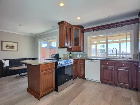 Kitchen - 10295 Moorpark, Spring Valley, CA 91978 photo 2 of 3