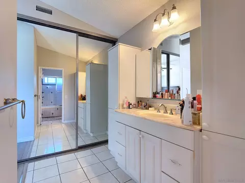 Bath - 10295 Moorpark, Spring Valley, CA 91978 photo 2 of 4