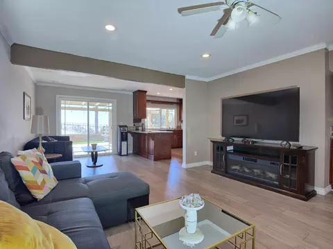 Living - 10295 Moorpark, Spring Valley, CA 91978 photo 6 of 11