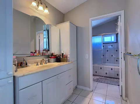 Bath - 10295 Moorpark, Spring Valley, CA 91978 photo 1 of 4