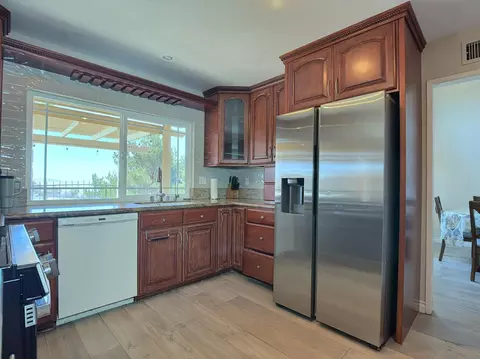 Kitchen - 10295 Moorpark, Spring Valley, CA 91978 photo 1 of 3