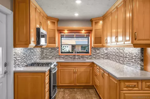 Kitchen - 10131 Maple Tree, Santee, CA 92071 photo 2 of 3