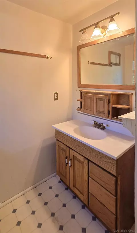 Bath - 34767 Natchez Trl, Julian, CA 92036 photo 1 of 5