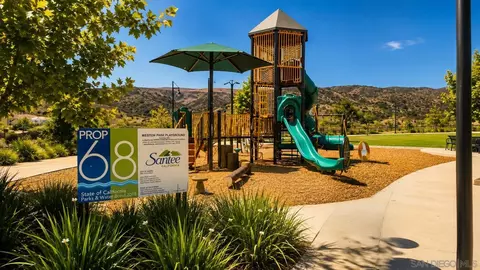 View/Area - 9057 W Bluff Pl, Santee, CA 92071 photo 2 of 3