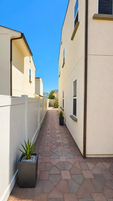 Exterior - 9057 W Bluff Pl, Santee, CA 92071 photo 7 of 10