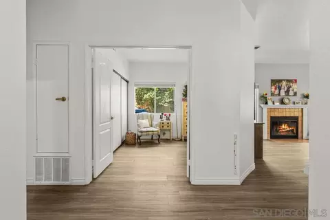 Entry Way - 844 Rio Claro, Oceanside, CA 92057 photo 3 of 6