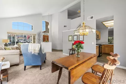 Dining - 844 Rio Claro, Oceanside, CA 92057 photo 2 of 4