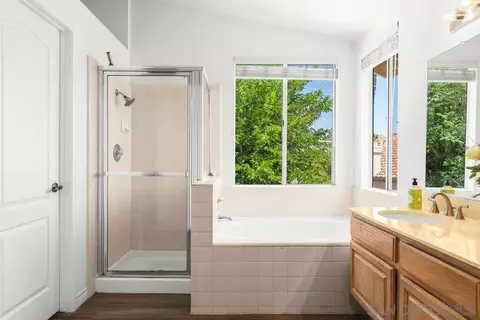 Bath - 844 Rio Claro, Oceanside, CA 92057 photo 3 of 5