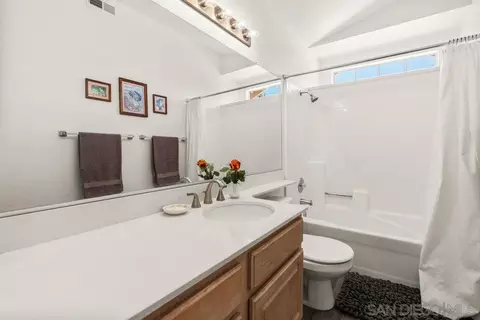 Bath - 844 Rio Claro, Oceanside, CA 92057 photo 4 of 5