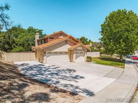 Exterior - 844 Rio Claro, Oceanside, CA 92057 photo 4 of 10