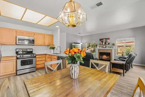 Dining - 844 Rio Claro, Oceanside, CA 92057 photo 4 of 4