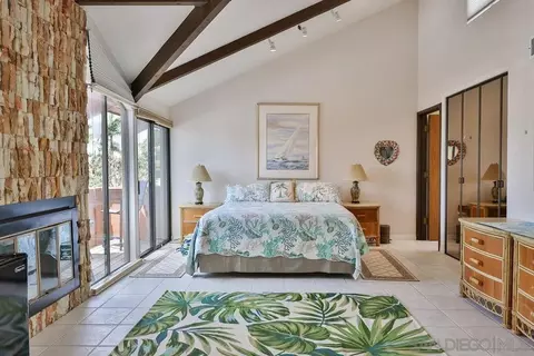 Bedroom - 835 D Ave #4, Coronado, CA 92118 photo 4 of 5