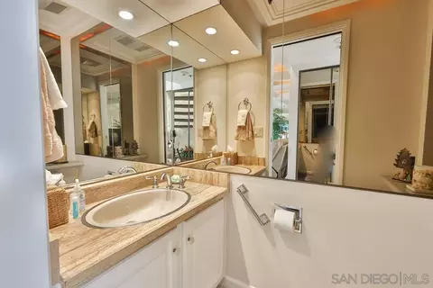 Bath - 835 D Ave #4, Coronado, CA 92118 photo 1 of 3