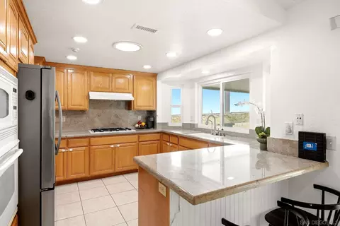Kitchen - 13457 Sohail St, Lakeside, CA 92040 photo 2 of 6