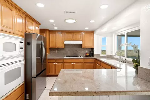 Kitchen - 13457 Sohail St, Lakeside, CA 92040 photo 6 of 6