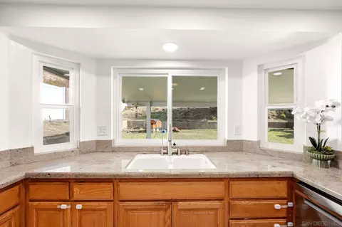 Kitchen - 13457 Sohail St, Lakeside, CA 92040 photo 5 of 6