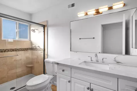 Bath - 1583 Soma Pl, El Cajon, CA 92021 photo 2 of 3