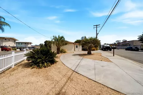 Exterior - 8852 Railroad Ave, Santee, CA 92071 photo 3 of 8