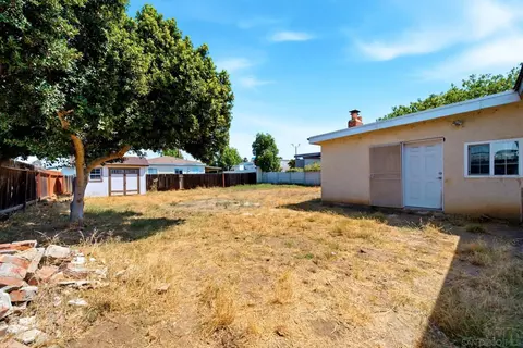Exterior - 8852 Railroad Ave, Santee, CA 92071 photo 5 of 8