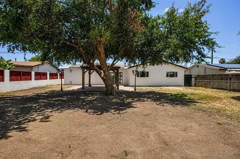 Exterior - 834 Elkelton Blvd, Spring Valley, CA 91977 photo 5 of 8