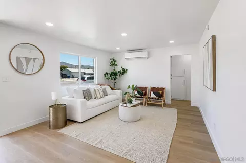 Living - 834 Elkelton Blvd, Spring Valley, CA 91977 photo 1 of 2