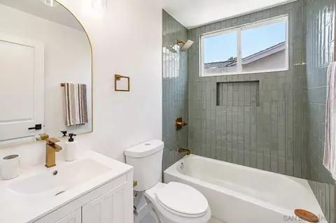 Bath - 834 Elkelton Blvd, Spring Valley, CA 91977 photo 1 of 1