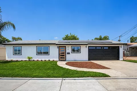 Exterior - 834 Elkelton Blvd, Spring Valley, CA 91977 photo 2 of 8