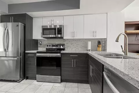 Kitchen - 814 America Way, Del Mar, CA 92014 photo 2 of 3