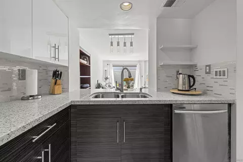 Kitchen - 814 America Way, Del Mar, CA 92014 photo 3 of 3