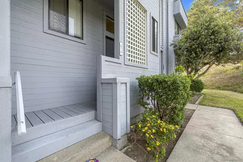 Exterior - 814 America Way, Del Mar, CA 92014 photo 7 of 7
