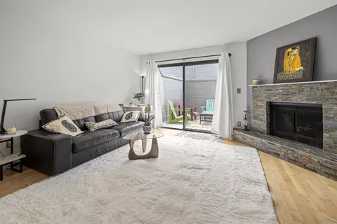 Living - 814 America Way, Del Mar, CA 92014 photo 3 of 3