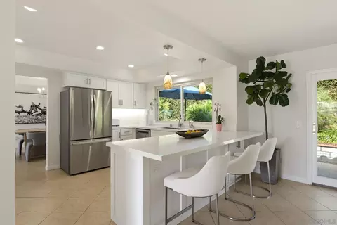 Kitchen - 630 S Nardo, Solana Beach, CA 92075 photo 3 of 4
