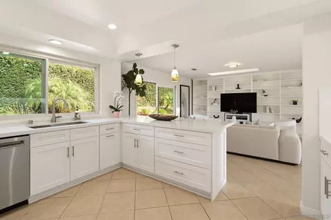 Kitchen - 630 S Nardo, Solana Beach, CA 92075 photo 1 of 4