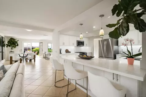 Kitchen - 630 S Nardo, Solana Beach, CA 92075 photo 4 of 4
