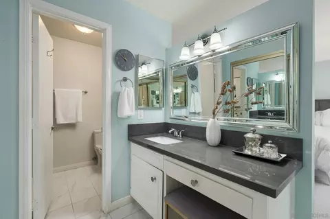 Bath - 630 S Nardo, Solana Beach, CA 92075 photo 1 of 2