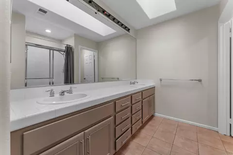 Bath - 2450 Eastridge Loop, Chula Vista, CA 91915 photo 2 of 6