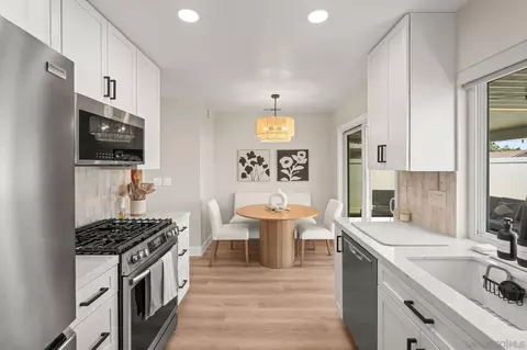 10935 Via Abaca, San Diego, CA 92126
