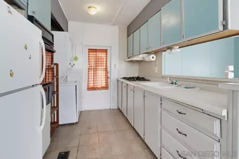 Kitchen - 351 E Bradley Ave #80, El Cajon, CA 92021 photo 2 of 3