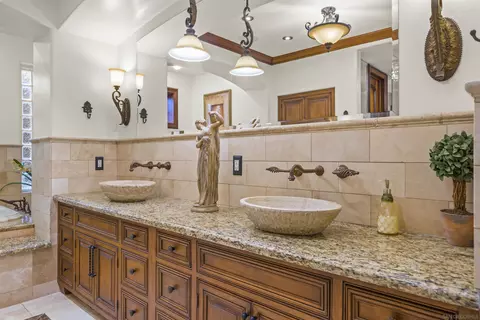 Bath - 120 C Ave #206, Coronado, CA 92118 photo 7 of 10