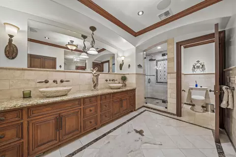 Bath - 120 C Ave #206, Coronado, CA 92118 photo 6 of 10