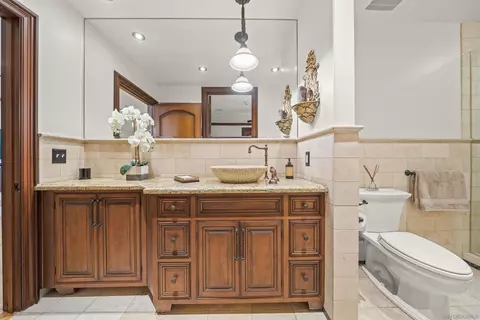 Bath - 120 C Ave #206, Coronado, CA 92118 photo 1 of 10